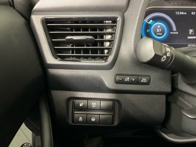 2018 Nissan Leaf SL — thumbnail 12