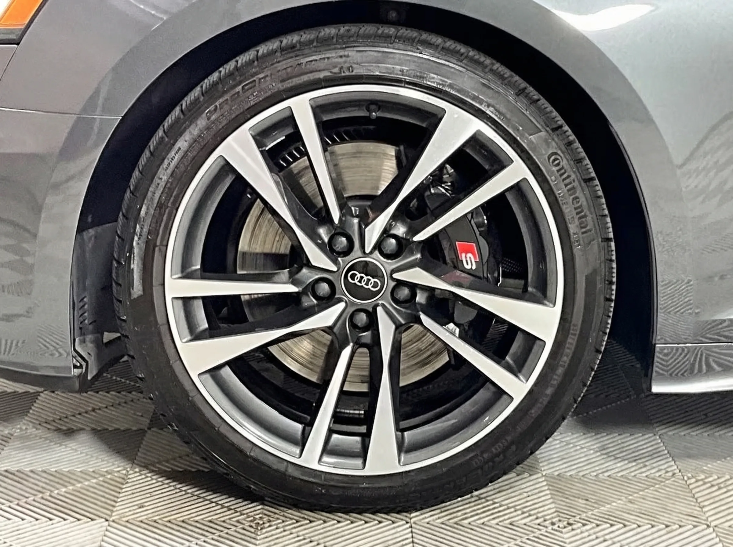 2017 Maserati Quattroporte GTS GranSport — thumbnail 13