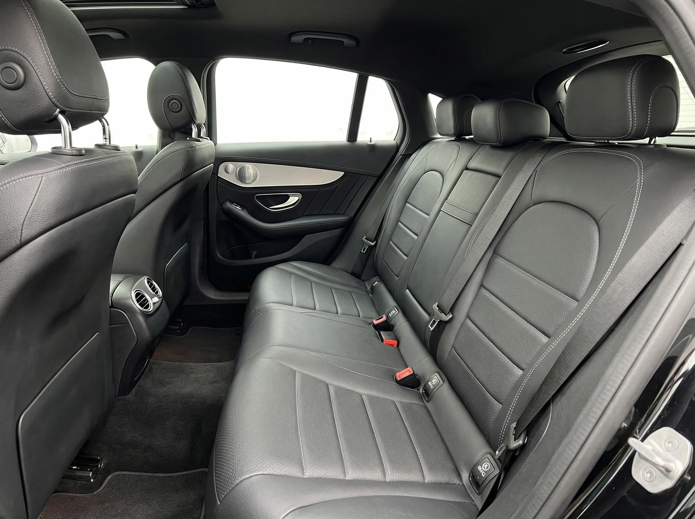 2019 Mercedes-Benz GLC 300 4MATIC® Coupe — thumbnail 15