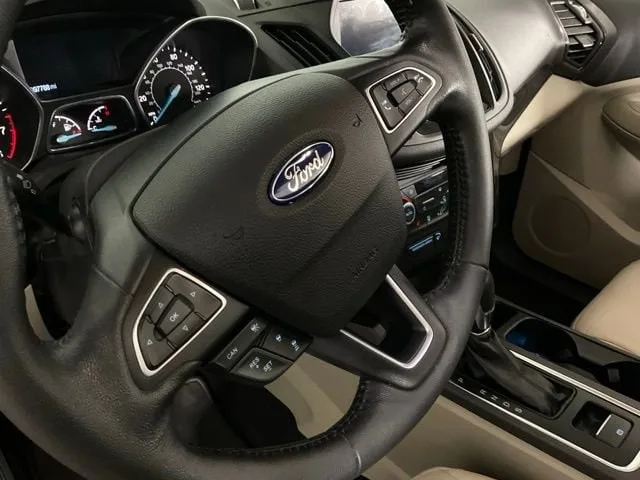 2019 Ford Escape Titanium — thumbnail 15