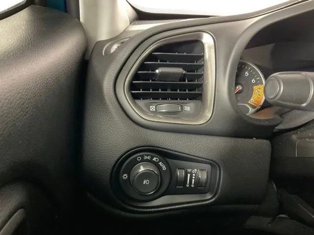 2022 Jeep Renegade Limited — thumbnail 15