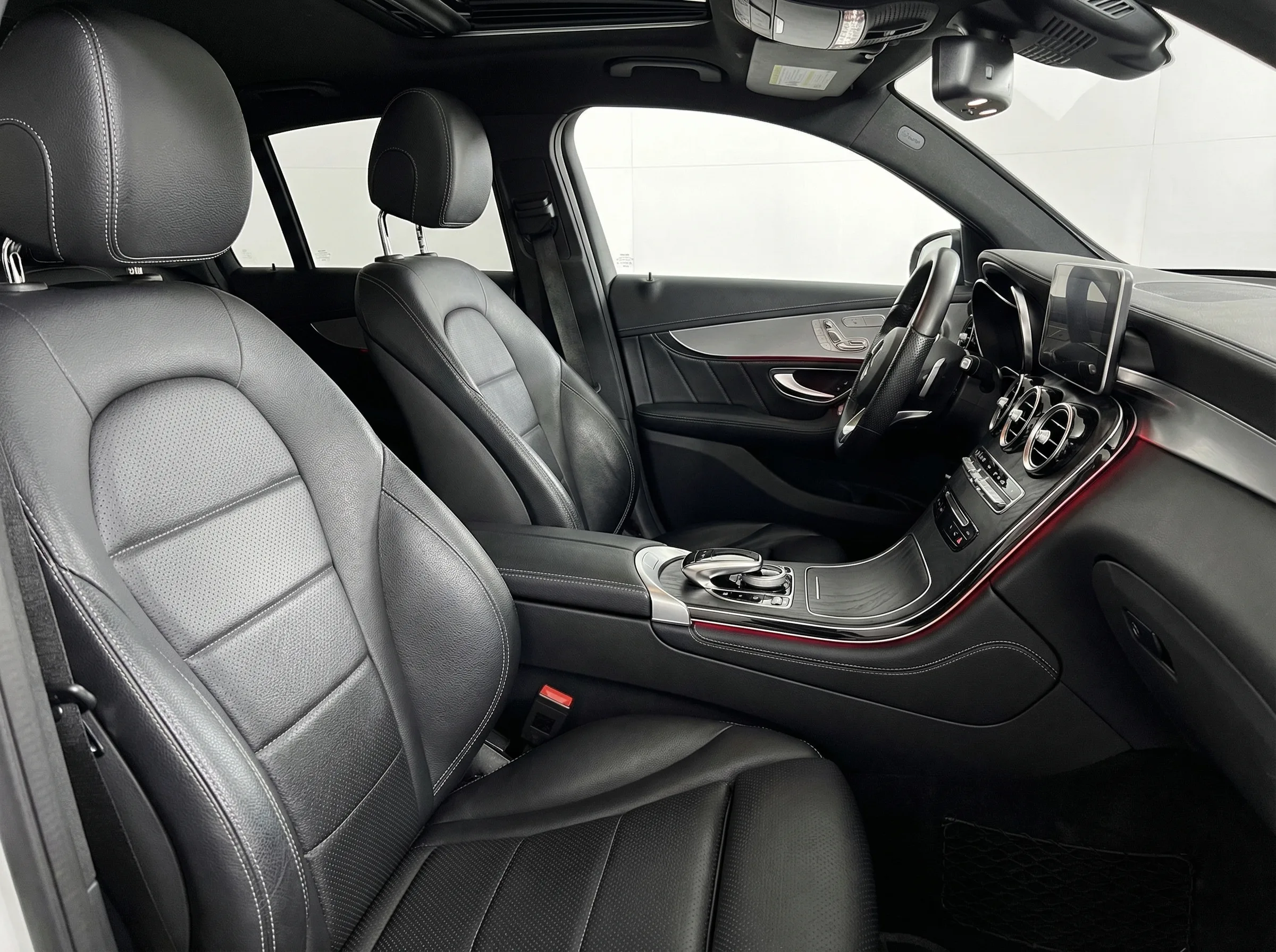 2019 Mercedes-Benz GLC 300 4MATIC® Coupe — thumbnail 17