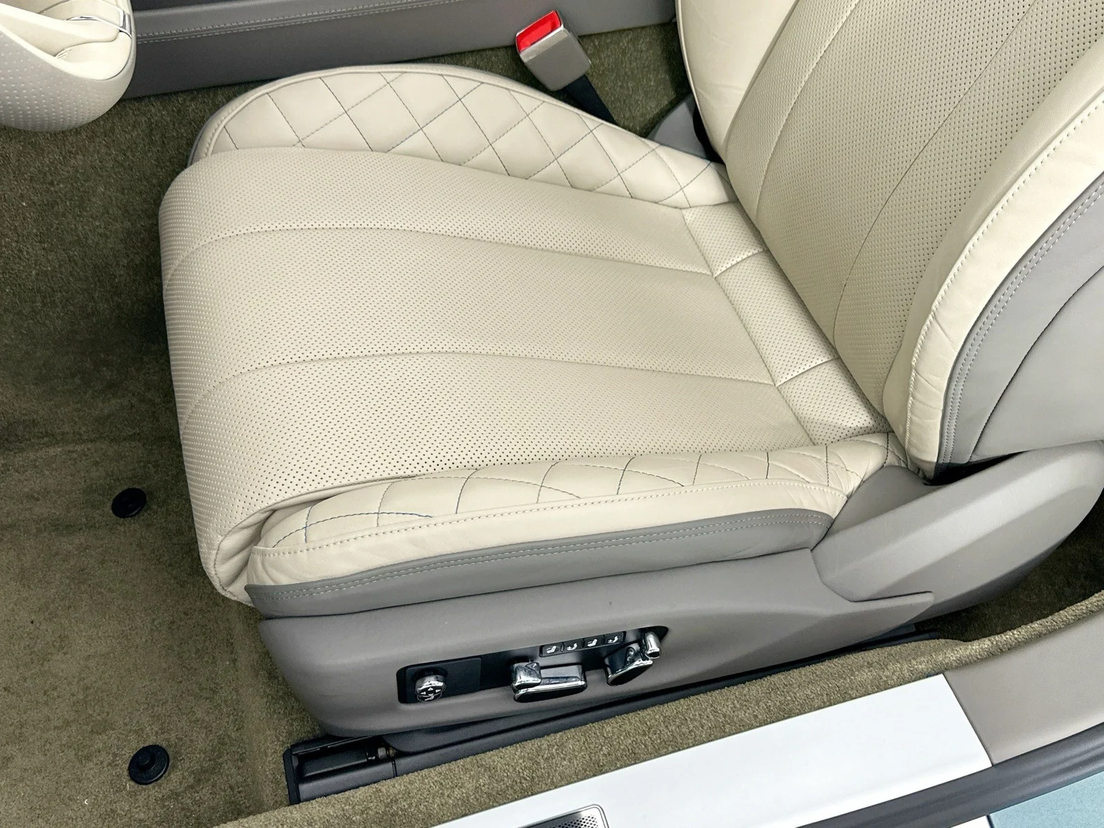 2021 Bentley Continental GTC Mulliner V8 — thumbnail 20