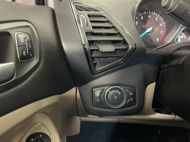 2019 Ford Escape Titanium — thumbnail 22