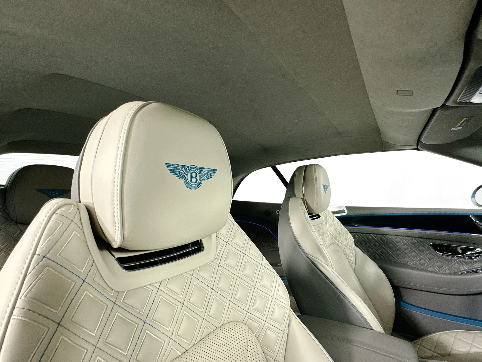 2021 Bentley Continental GTC Mulliner V8 — thumbnail 23