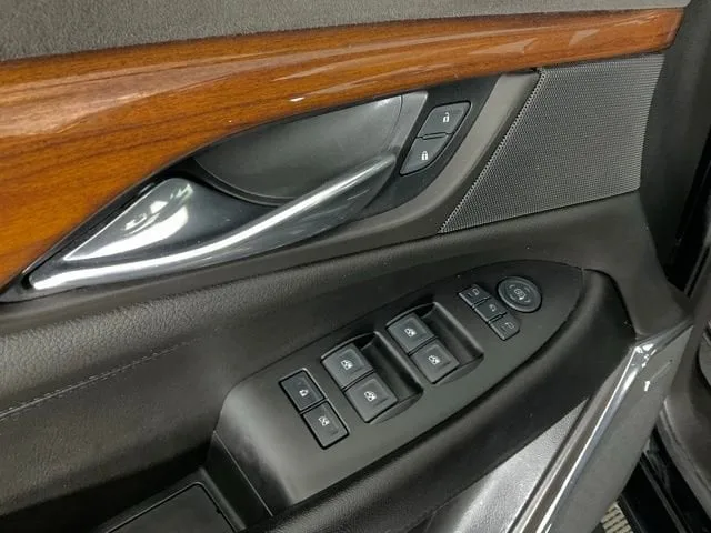 2015 Cadillac Escalade Premium — thumbnail 23