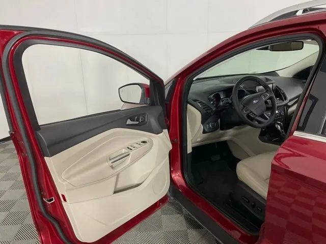 2019 Ford Escape Titanium — thumbnail 23