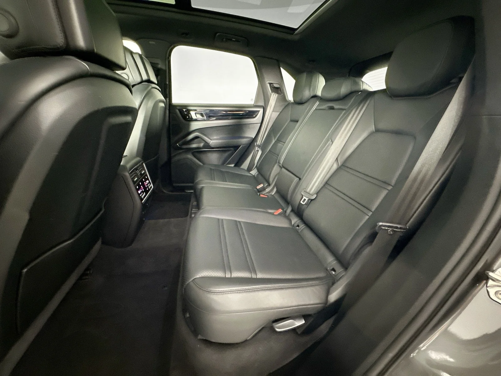 2019 Porsche Cayenne S — thumbnail 23