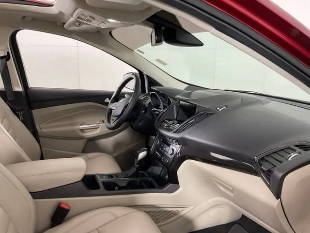 2019 Ford Escape Titanium — thumbnail 27