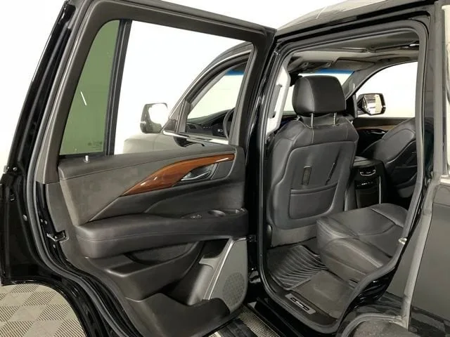 2015 Cadillac Escalade Premium — thumbnail 28