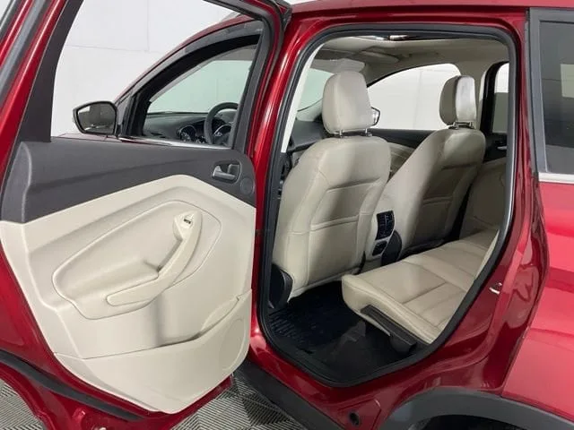 2019 Ford Escape Titanium — thumbnail 29