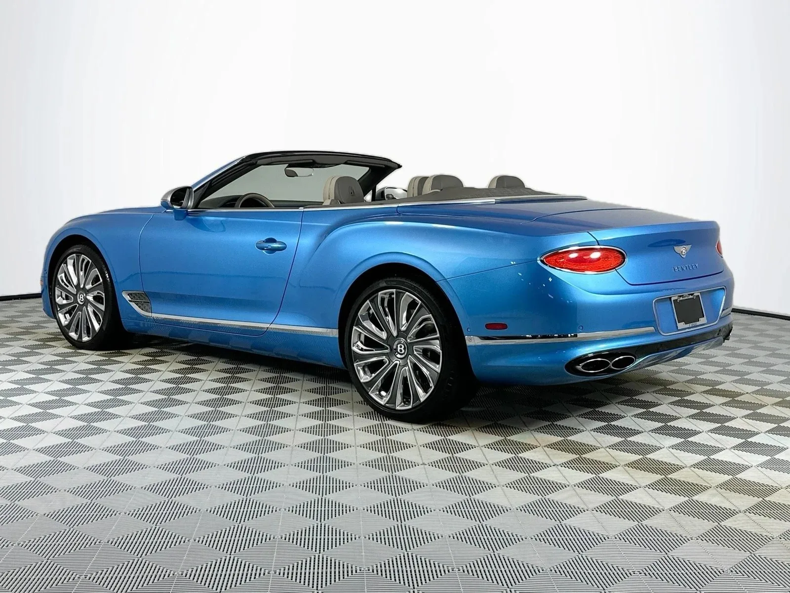 2021 Bentley Continental GTC Mulliner V8 — thumbnail 3