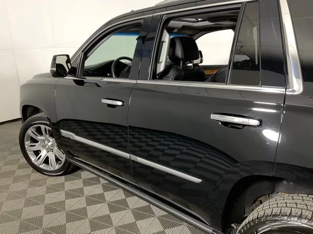2015 Cadillac Escalade Premium — thumbnail 32