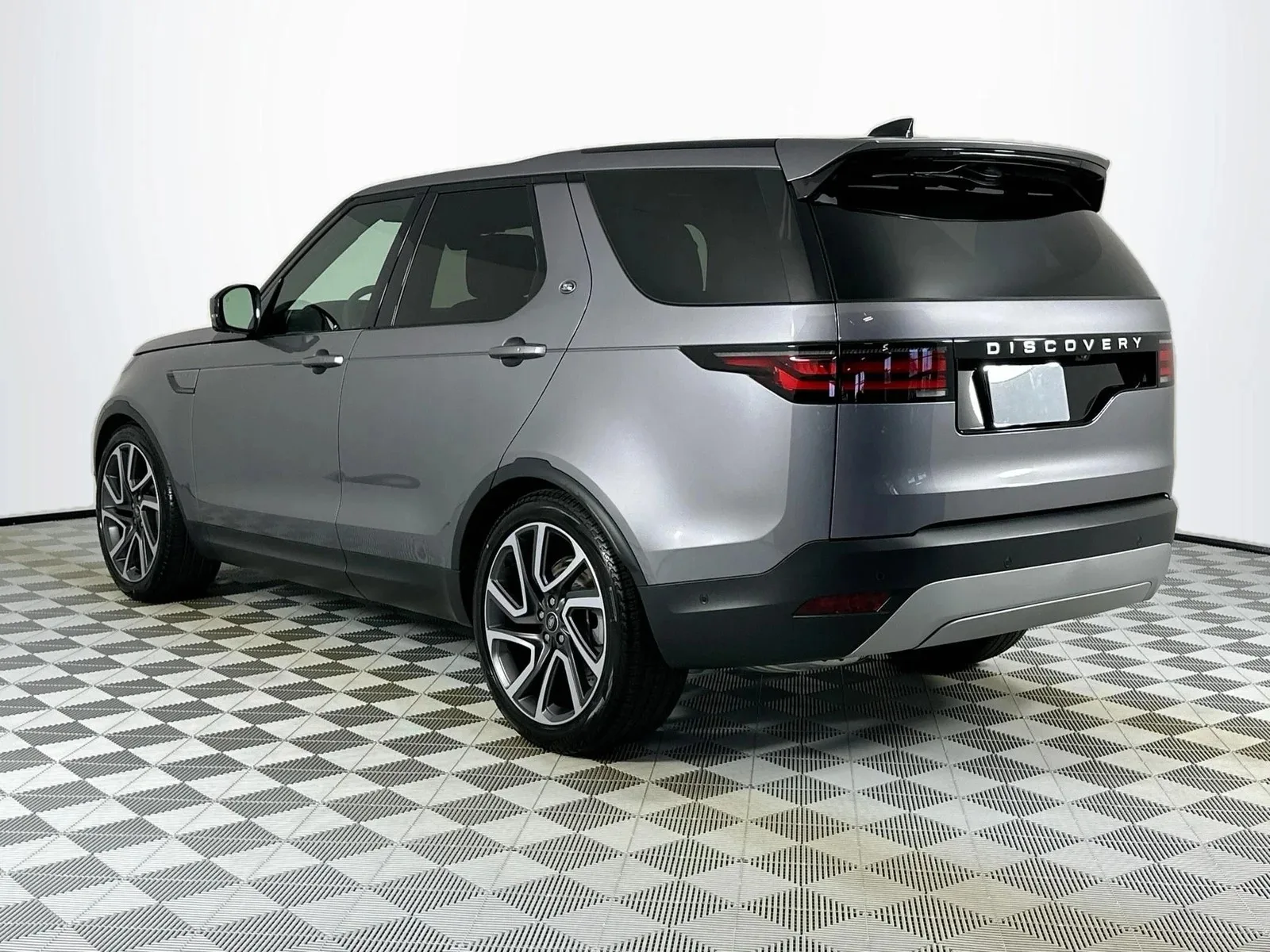 2025 Land Rover Discovery S — thumbnail 7