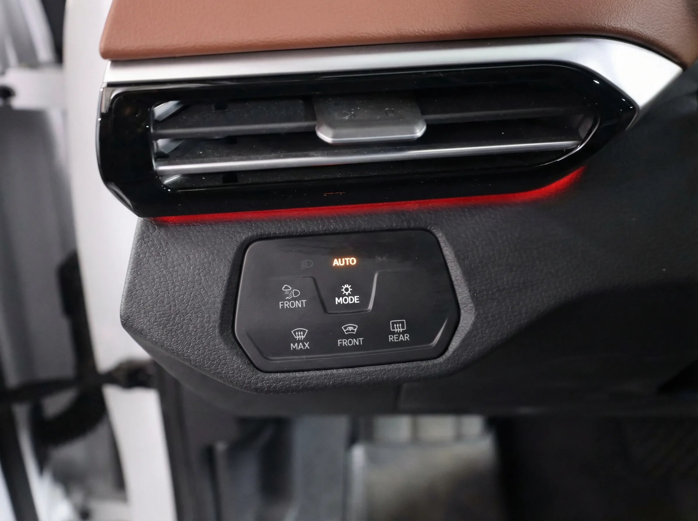 2025 Land Rover Discovery S — thumbnail 8