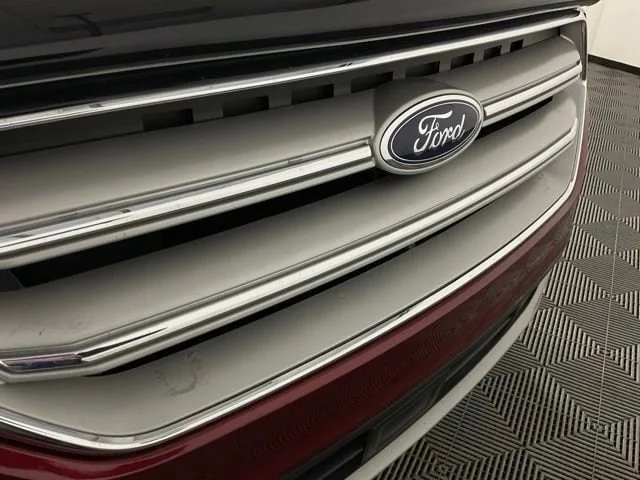 2019 Ford Escape Titanium — thumbnail 9