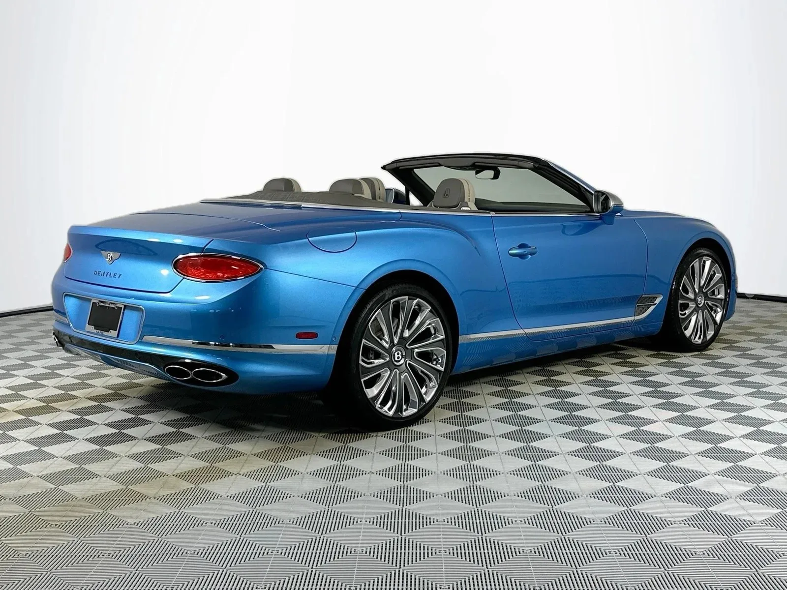 2021 Bentley Continental GTC Mulliner V8 — thumbnail 9